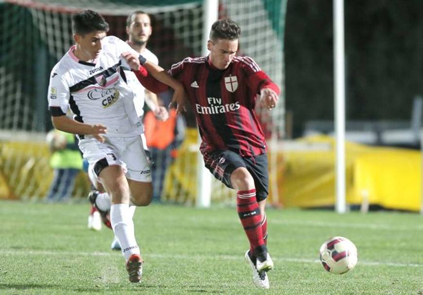 Davide Di Molfetta, 19 anni, qui impegnato al Torneo di Viareggio, ha debuttato in serie A all&#39;ultima giornata, Atalanta-Milan 1-3. Pegaso News